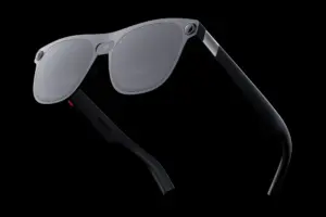 صورة رسمية لنظارات XREAL AURA للواقع المختلط باللون الأسود